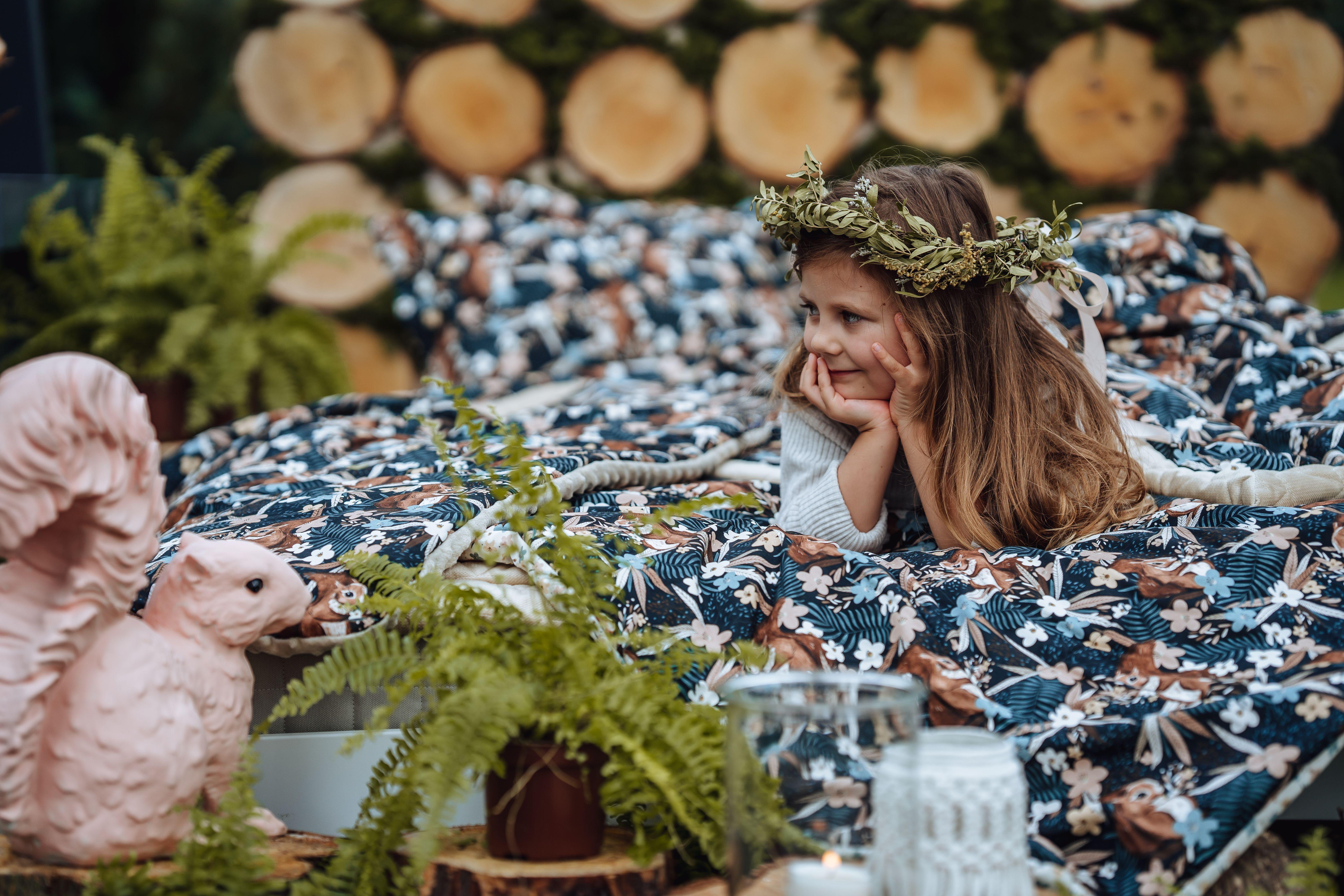 La Millou Pretty Barbara sötétbarna alapon erdei mókus és virág mintás babakelengye
